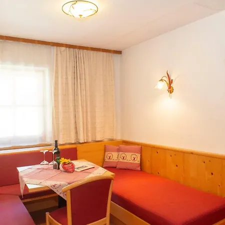 Starchenthof Apartment *
